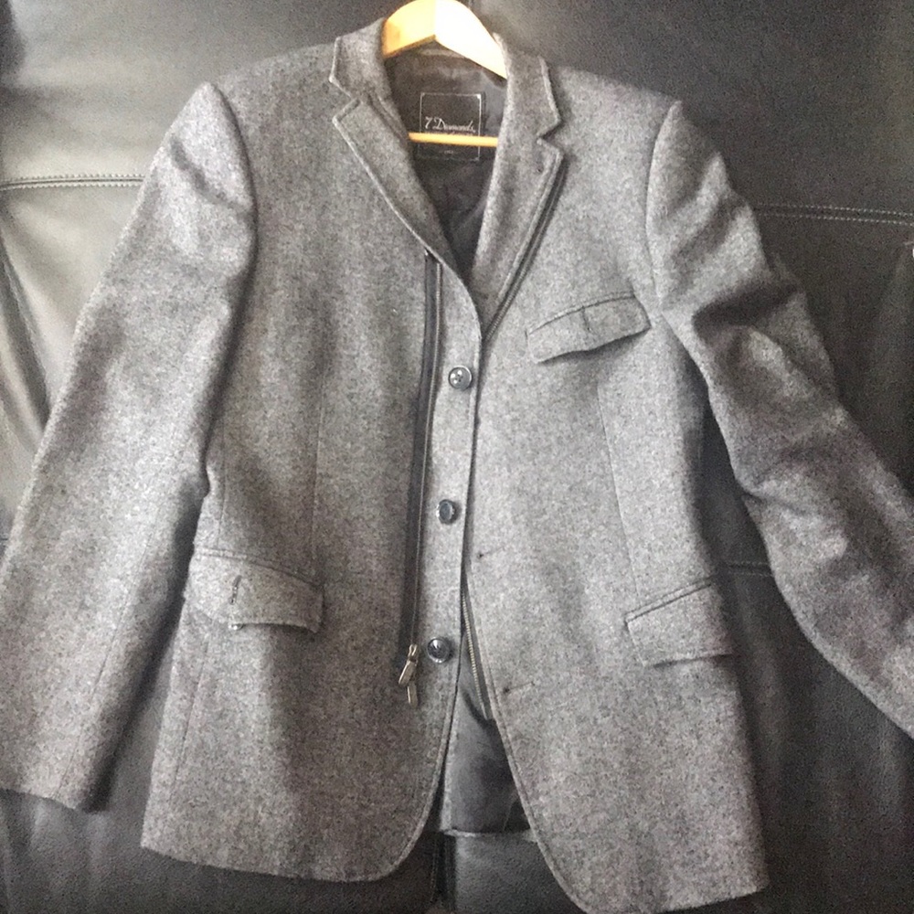 7 Diamonds blazer